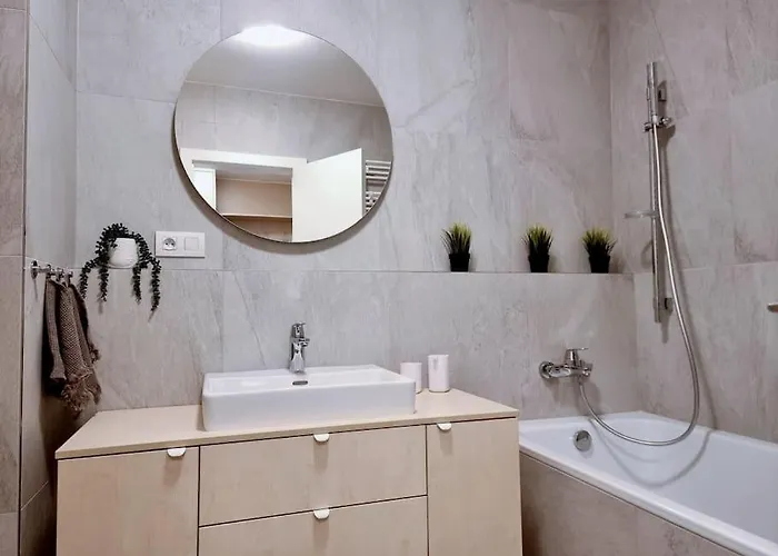 Zwirn, Free Parking, 24/7 Access Apartament
